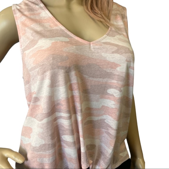 NWT Lucky Brand Women Tie Front Top MSRP $49.50 Pink Camo Médium - Picture 10 of 11